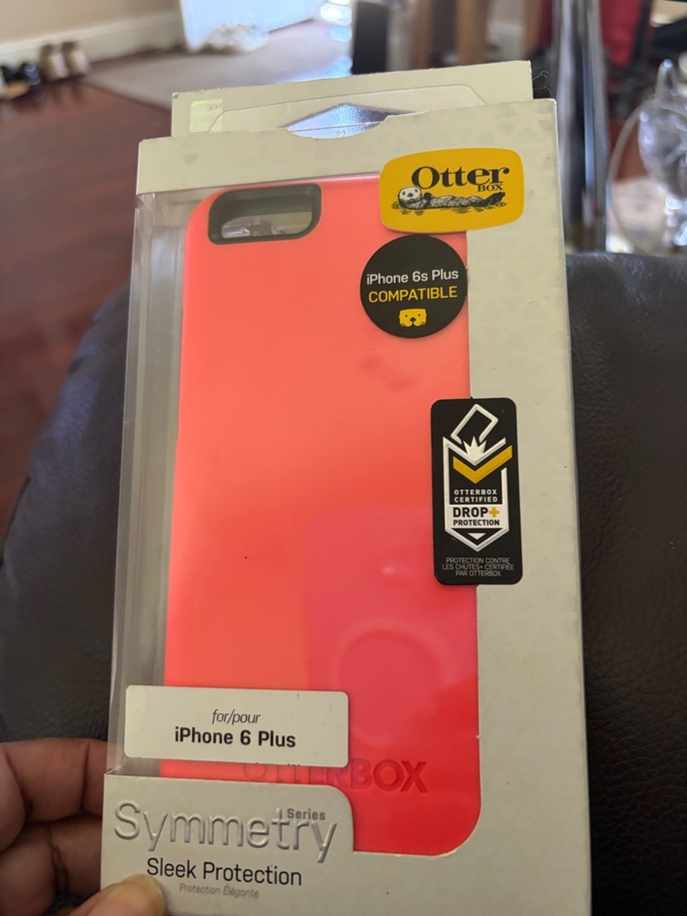 OtterBox Symmetry Series Slim Case in Bright Pink for iPhone 6 Plus
Never used